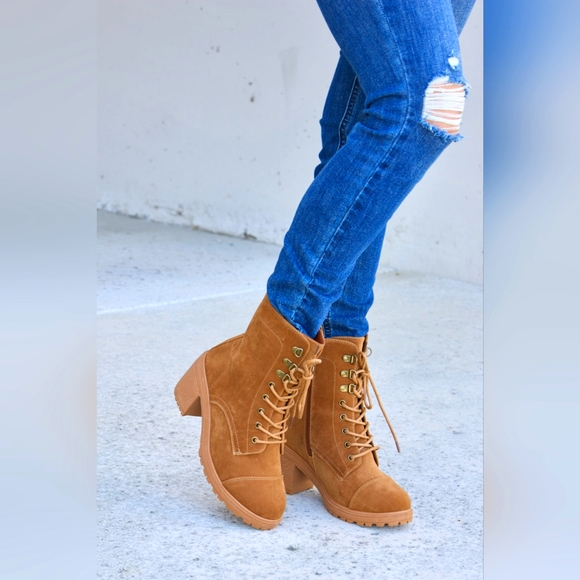 Forever Link Lace-Up Zipper Detail Block Heel Boots - Picture 1 of 7